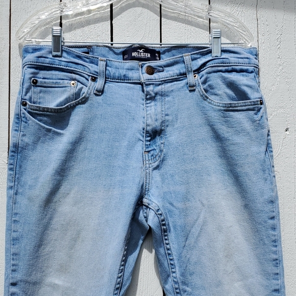 Hollister Jean - Picture 2 of 7